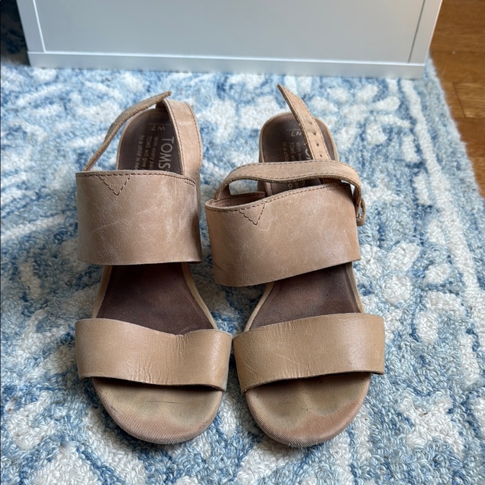 Toms Tan Sandals